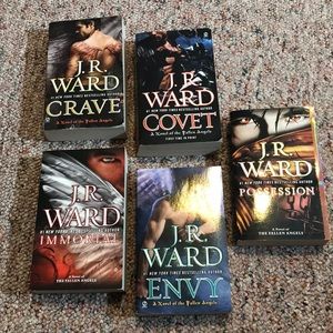 5 J.R.Ward, The Fallen Angel series books